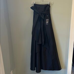 Adrianna Papell Elegant Black Maxi Skirt with Tie Detail and Pockets Sz 14